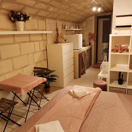 Nocleg ze śniadaniem Milo's Ll *