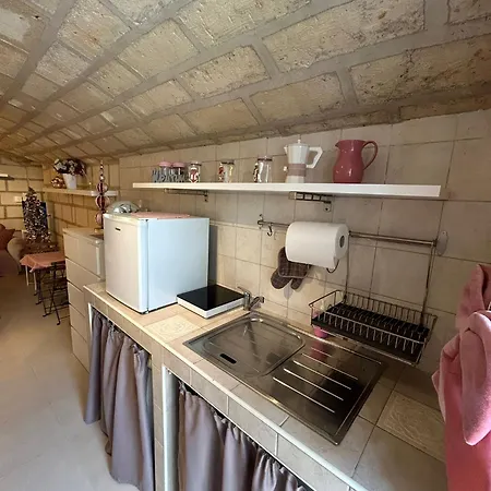 Nocleg ze śniadaniem Milo's Ll *